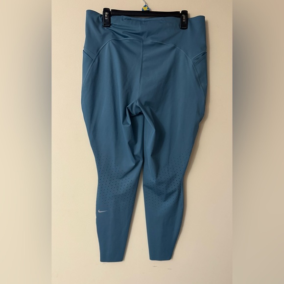Nike NWT Swift Women's High-Waisted 7/8 Running Leggings with Pockets, size XXL - Picture 11 of 11